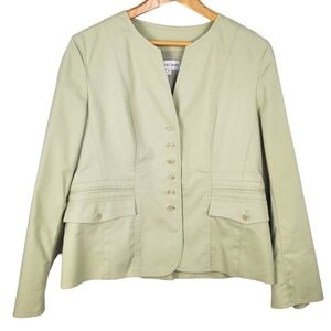 Andre Oliver women's button front, stretch, lightweight jacket. Green. 16